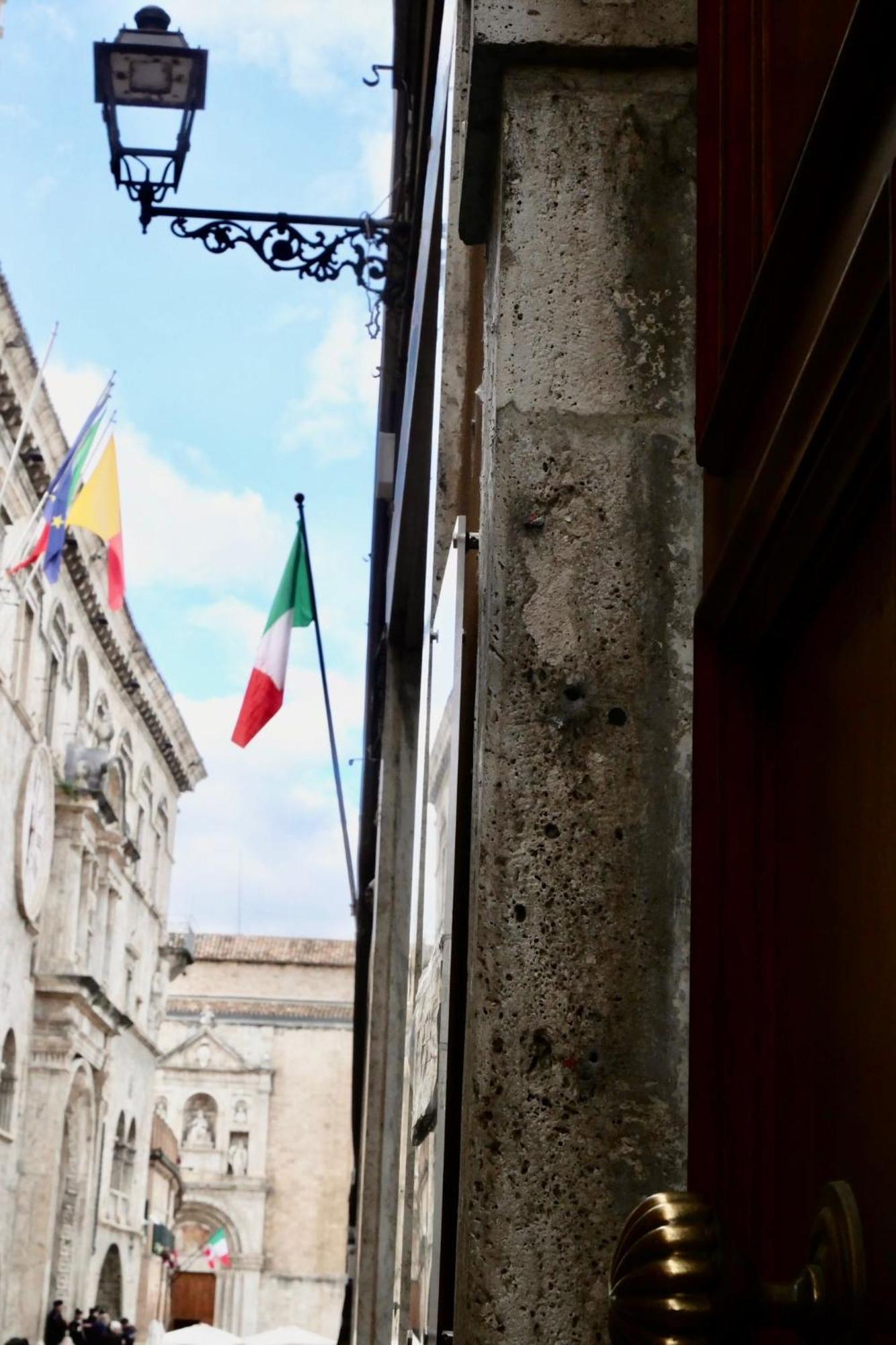 Easy Home - Piazza Del Popolo Ascoli Piceno Exterior photo